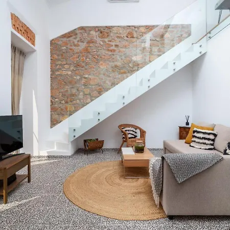 Unique Beautifully Restored Town House * Loule